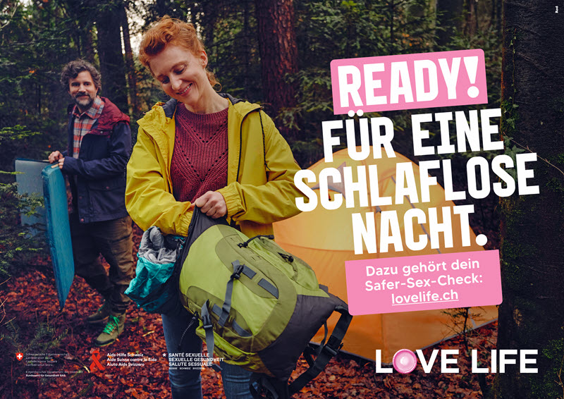 Die neue Kampagne LOVE LIFE: Ready! Für eine schlaflose Nacht. Dazu gehört dein Safer-Sex-Check: lovelife.ch